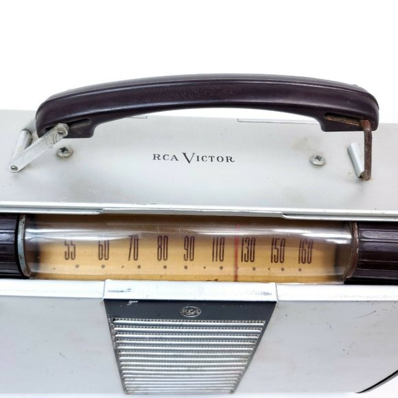 Vintage Tube Radio RCA Victor 8BX6 Globe-Trotter - Picture 2 of 12